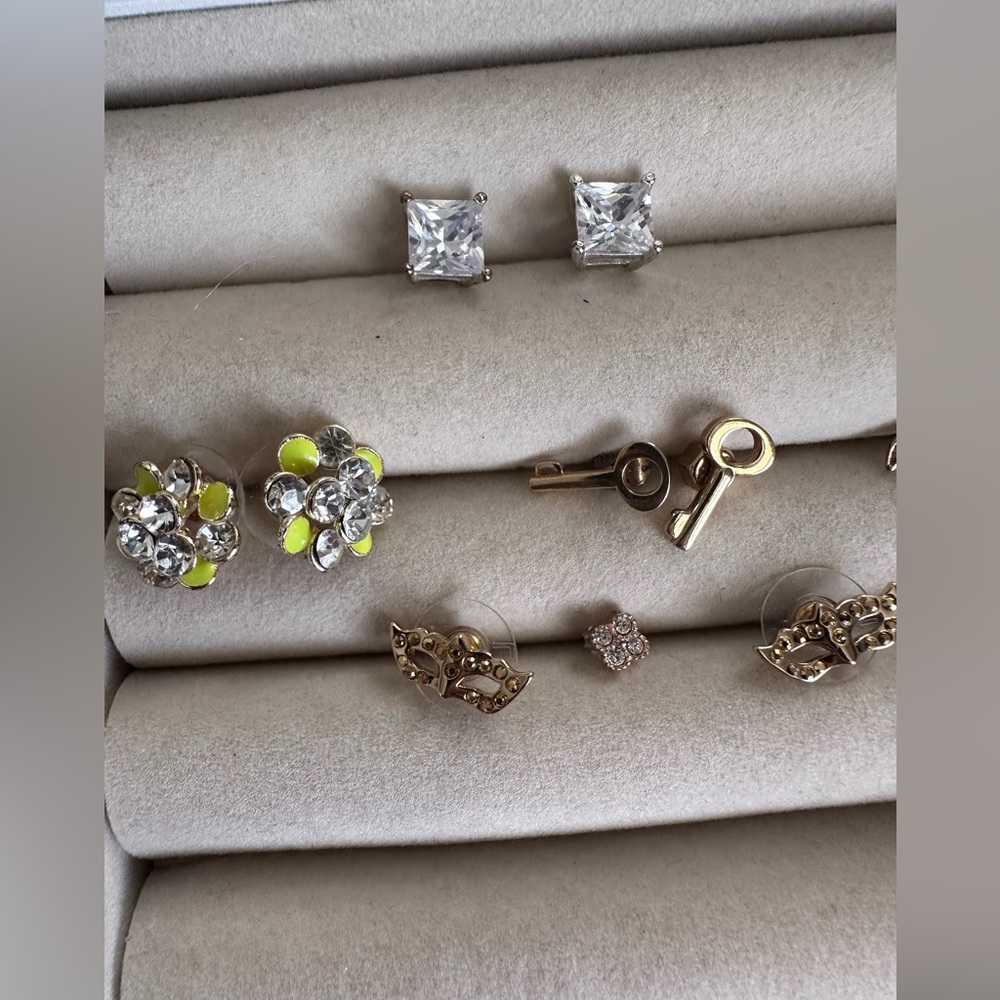 Gilt Earring Stash